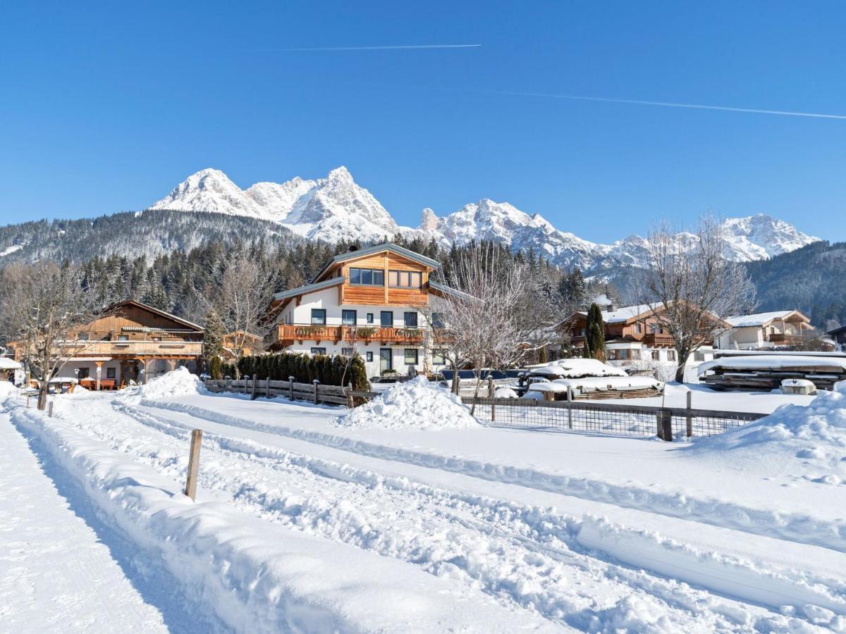 Elegant Apartment in Saalfelden with Balcony Buitenkant foto