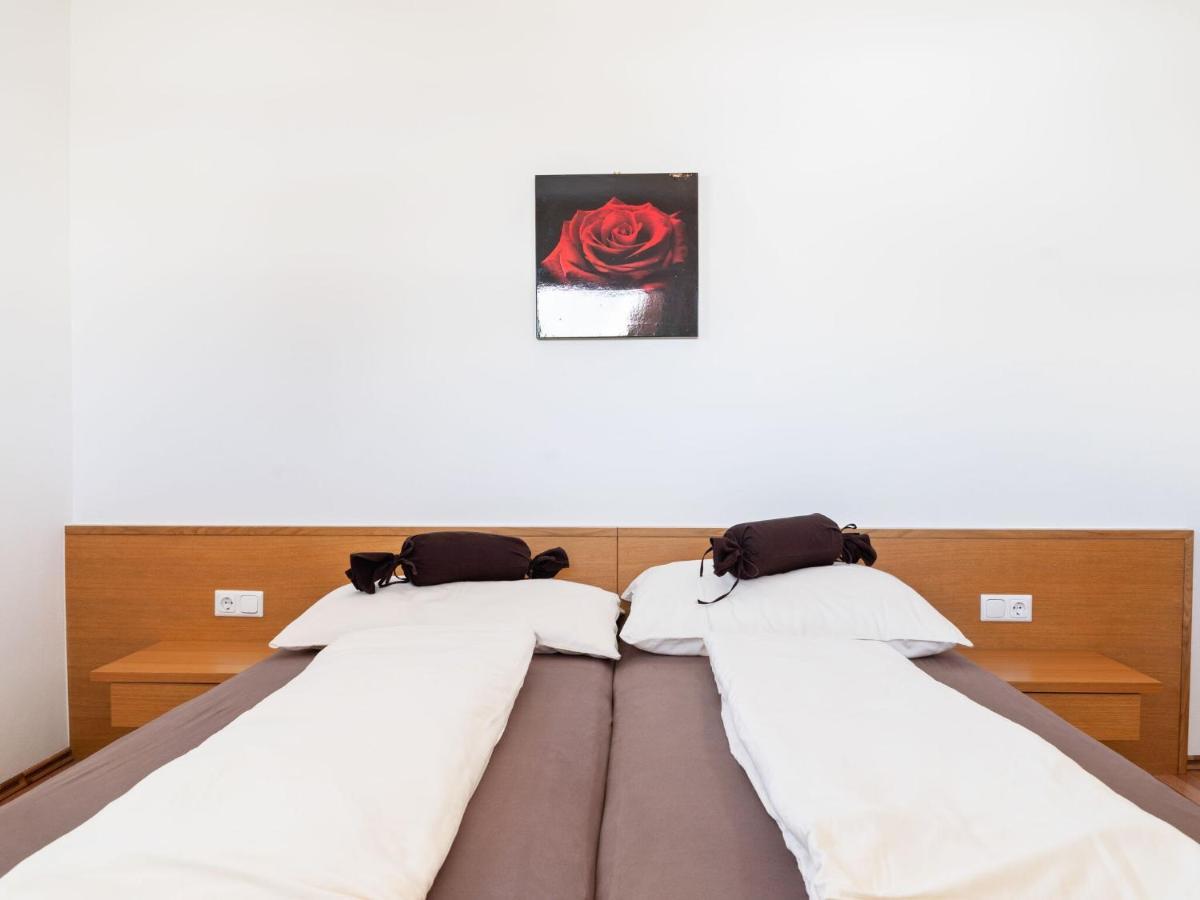 Elegant Apartment in Saalfelden with Balcony Buitenkant foto
